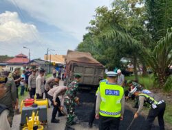 Melalui Gerakan Indonesia Asri, Koramil 402-10/Kayuagung Tanamkan Kepedulian Lingkungan