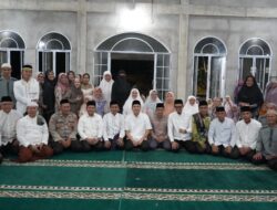Safari Ramadhan di Muara Kuang, Bupati Panca Wijaya Akbar Serahkan Bantuan untuk Masjid dan Masyarakat