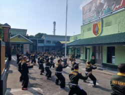 Tingkatkan Profesionalisme Prajurit, Kodim 0808/Blitar Rutin Gelar Latihan Pencak Silat Militer