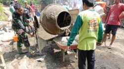 Pengecoran Jalan Jembatan Perintis Garuda Capai Progres Signifikan, TNI dan Warga Terus Bersinergi