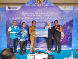 PLN Alirkan Listrik 24 Jam ke Dusun Terpencil di Cengal, OKI