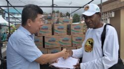 Umat Katolik Fakfak Dukung Peringatan 666 Tahun Agama Islam Masuk di Tanah Papua Lewat Bantuan 500 Karton Air Mineral