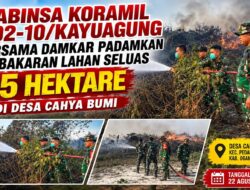 Babinsa Koramil 402-10/Kayuagung Bersama Damkar Padamkan Kebakaran Lahan Seluas 35 Hektare di Desa Cahya Bumi