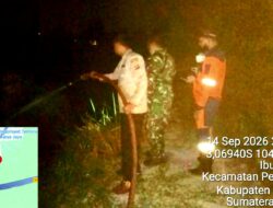 Cegah Karhutla Meluas, Babinsa dan Tim Gabungan Jibaku Padamkan Api di Ibul Besar I