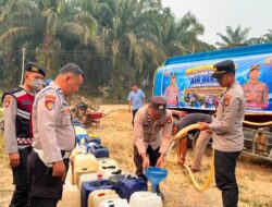 Polda Sumsel Perkuat Pelayanan Kemanusiaan, 10.000 Liter Air Bersih Disalurkan di Muba