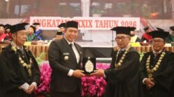 Wali Kota Pagar Alam Hadiri Wisuda ke-39 Universitas Palembang, Dorong Alumni Berani Bermimpi dan Berkarya