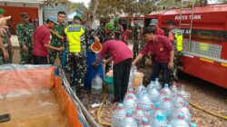 TNI Bergerak Atasi Kemarau Panjang, 16 Ribu Liter Air Bersih Disalurkan ke Warga Sukasejati