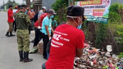 Babinsa Koramil 13 Kedungwaringin Bersama Aparatur Desa Gelar Jumat Bersih, Sampah di Pangaritan Dibersihkan