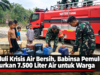 Peduli Krisis Air Bersih, Babinsa Pemulutan Salurkan 7.500 Liter Air untuk Warga